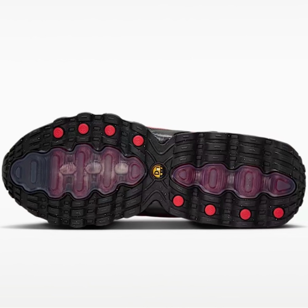 Nike Kids Red and Black Gradient Sneakers - Picture 2 of 9